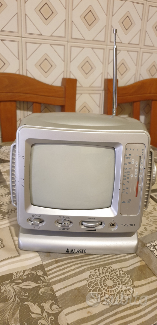 Piccolo televisore portatile vintage TV 2001 – Majestic – The