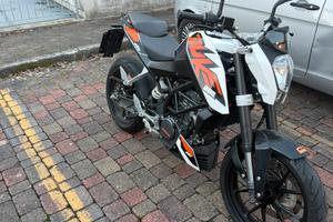Ktm duke 200