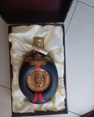 Vecchia romagna etichetta oro