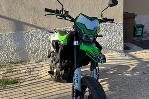 Kl KXE 125 motard