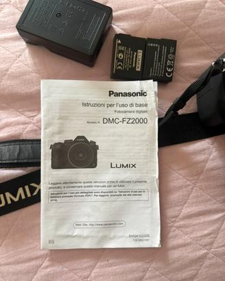 Fotocamera con cavalletto