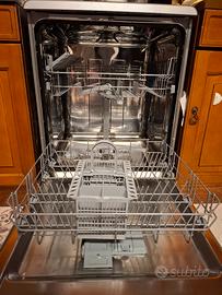 LAVASTOVIGLIE INDESIT