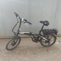 Bicicletta elettrica pieghevole
