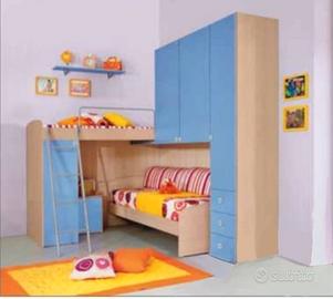 Cameretta ad angolo con letto a soppalco