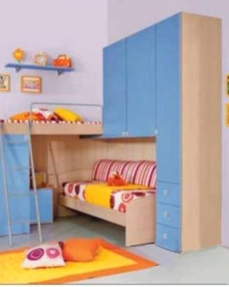 Cameretta ad angolo con letto a soppalco