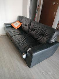 Divano letto nero in pelle