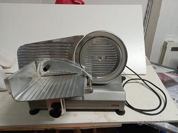 Affettatrice professionale Urania