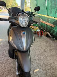 Beverly 300 ie