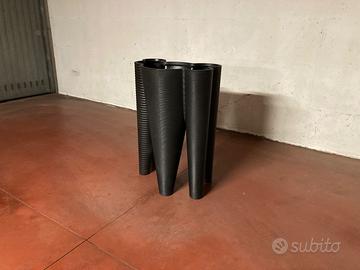 Vaso scultura design di Ron Arad serralunga