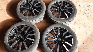 Ruote da 19 con cerchi e gomme invernali