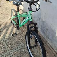 bicicletta bottecchia verde e nera 20 x 1,85 