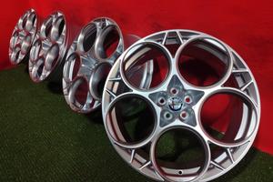 Cerchi Alfa Romeo Quadrifoglio Stelvio Original 21