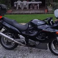 N. 2 Suzuki GSX 750 F . Una non viaggiante .