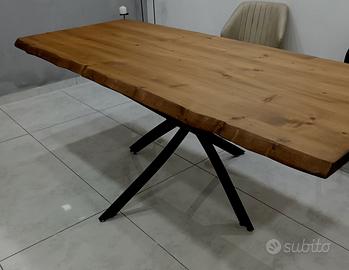 Tavola artigianale in legno e ferro battuto