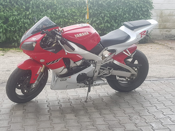 Yamaha YZF R1 1998 Carburatori