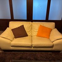 Coppia divani + tavolo con 4 sedie