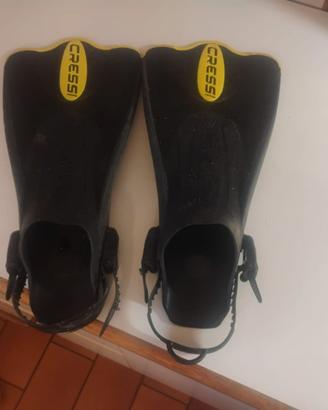 PINNE NERE  MARCA CRESSI TAGLIA L-XL