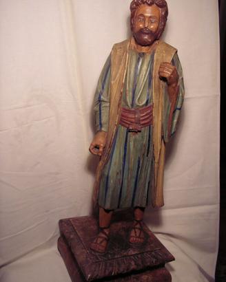 Antica statua in legno