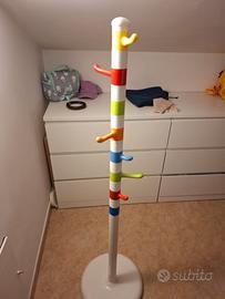 2 attaccapanni da terra Ikea + 2 mensole blu