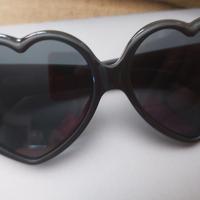 Occhiali da sole Moschino a cuore