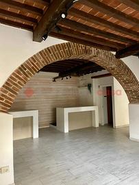 Negozio Castelnuovo di Garfagnana [UG496MDACG]