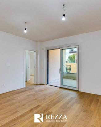 Appartamento di 85 m² con 3 locali e box auto a Ro