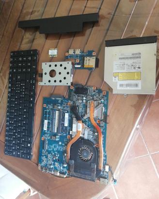 COMPUTER PORTATIE ASUS 7741 17" PER RICAMBI