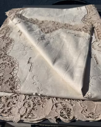 Copriletto matrimoniale vintage,lino, Pizzo Cantù