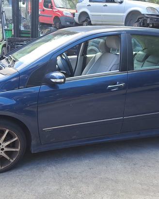 MERCEDES CLASSE B180 SOLO PER RICAMBI