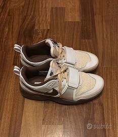 Nike zoom field jaxx travis scott