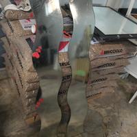 coppia di specchi ondulati