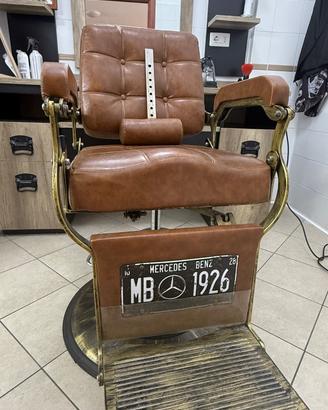 Postazione barbiere completa con poltrona vintage