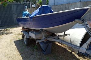Barca in alluminio, motere 25 CV e carrello