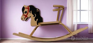 cavallo a dondolo in vero legno