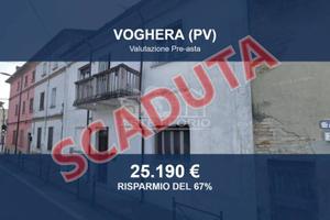 Immobile in asta di 176 m² con box auto a Voghera