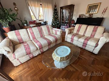 Coppia di divani classici - uno é letto - Roma EUR