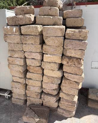 Blocchetti tufo