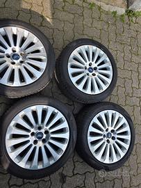 4 cerchi in lega Ford 205.50.17 Pirelli con il 80%