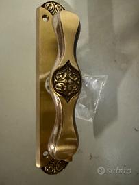 maniglie di ottone nuove