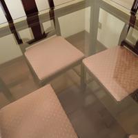 Tavolo quadrato con base in cristallo