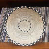 Cesto artigianale sardo in rafia