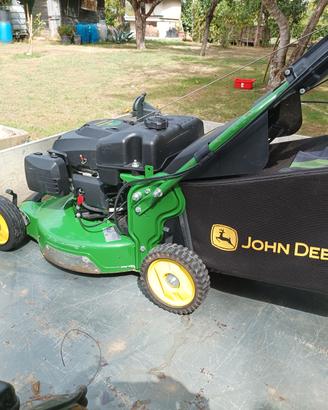 rasaerba John Deere semovente 