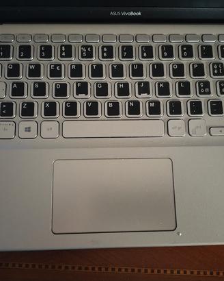 Asus PC portatile 14" e processore i3 8th