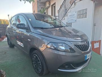 Lancia Ypsilon 1.0 FireFly 5 porte S&S Hybrid Silv