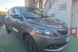 Lancia Ypsilon 1.0 FireFly 5 porte S&S Hybrid Silv