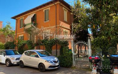 4 LOCALI CON DUE BAGNI IN VILLETTA