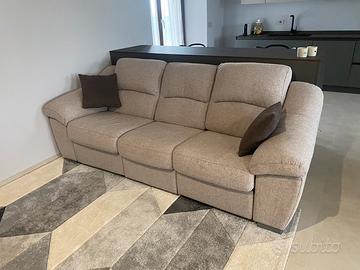 Divano con relax elettrico pari al nuovo