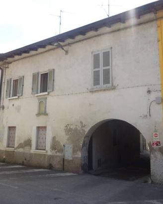 Immobile in asta di 111 m² con 3 locali e box auto