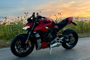 Ducati Streetfighter v4 2021