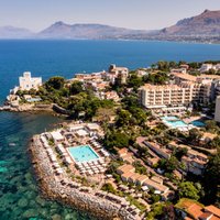 Locasi camera resort zagarella porticello giugno